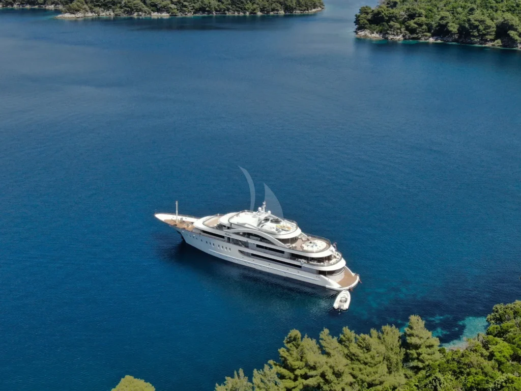 M/Y ANTHEA